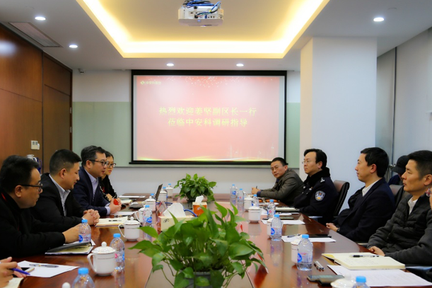 普陀區(qū)副區(qū)長(zhǎng)、區(qū)公安分局局長(zhǎng)姜堅(jiān)蒞臨中安科調(diào)研