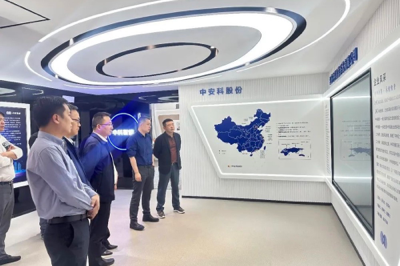 中國移動蘇州公司領(lǐng)導一行蒞臨中安科子公司中科智能參觀指導